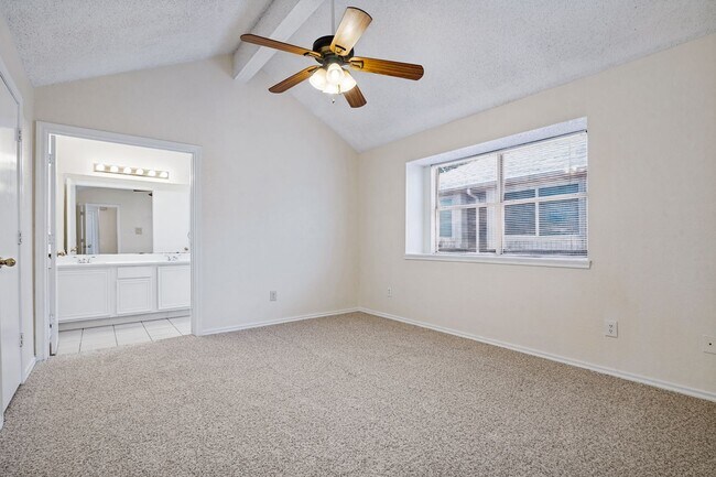 Building Photo - 2230 Cedarwood Dr