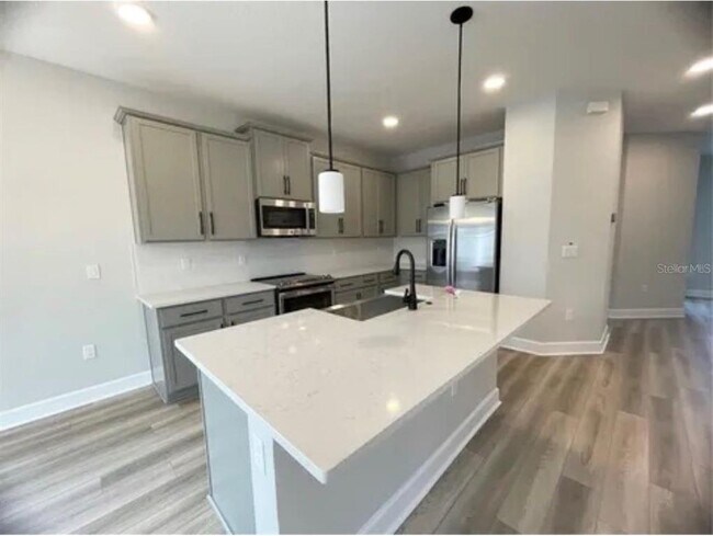 Building Photo - 15475 Bay Brg St