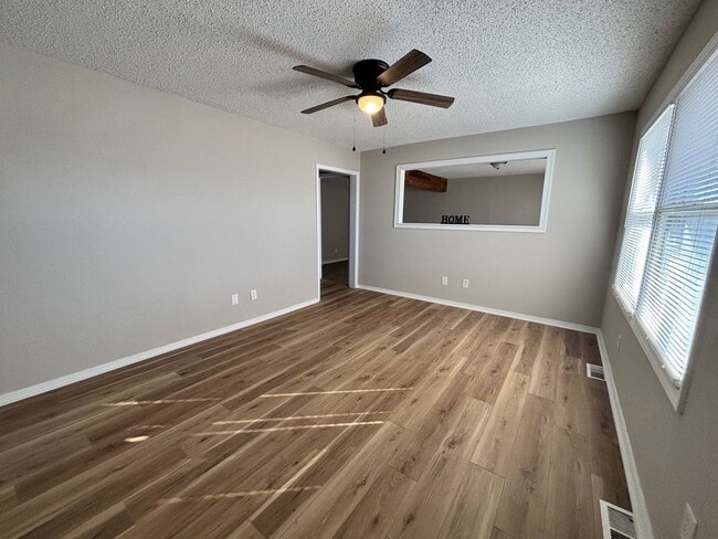 Building Photo - Newly Remodeled 3 Bedroom Home with Fenced Yard!