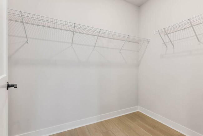 Building Photo - 6901 NE 184th Ln