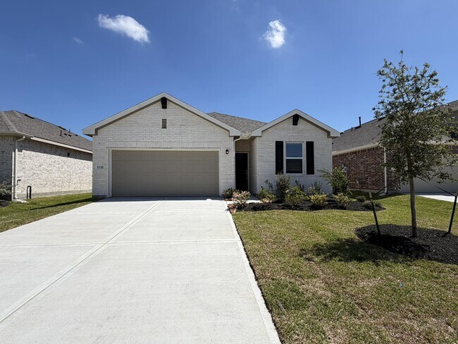 Building Photo - 8338 Bay Oaks Dr