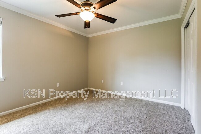 Building Photo - 503 W Tietgen St