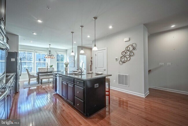 Building Photo - 22308 Seabring Terrace