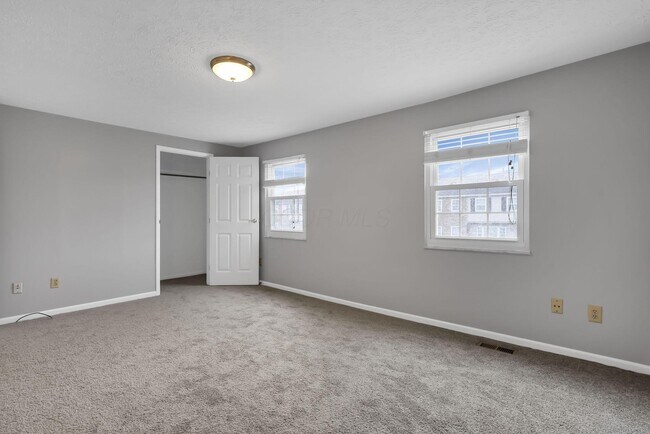 Building Photo - 1642 Park Row Dr