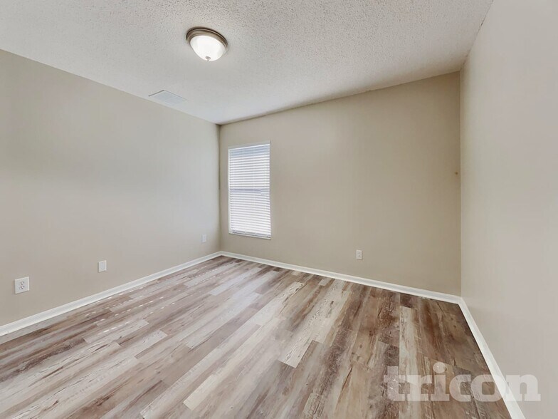 Building Photo - 910 Albertville Ct