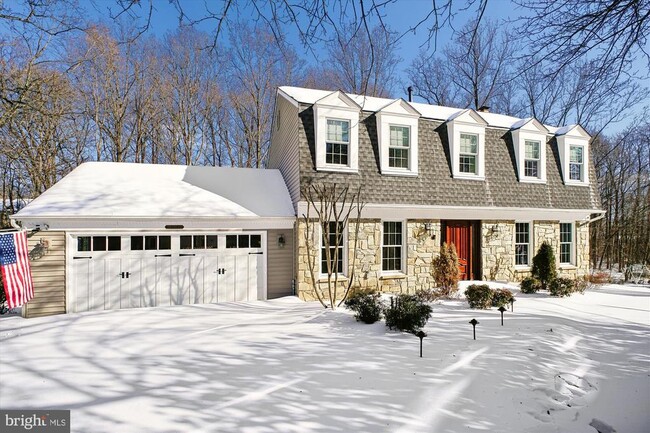 Building Photo - 4623 University Dr