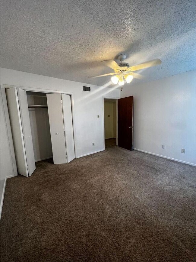 Building Photo - 4936 Diaz Ave