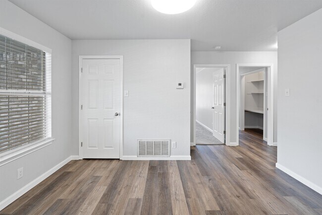 Building Photo - 113 White Feather Trail
