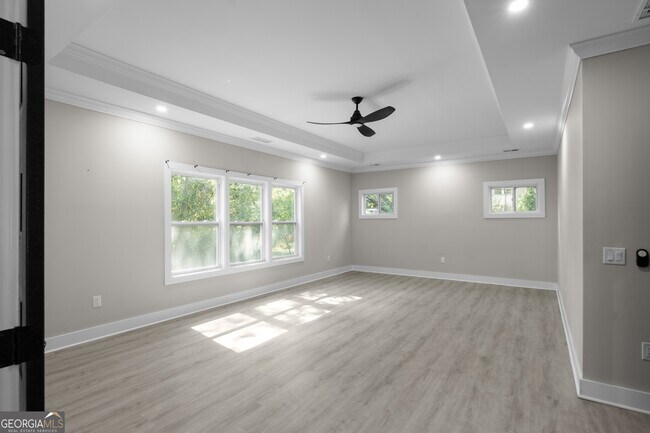 Building Photo - 1331 Diamond Ave SE