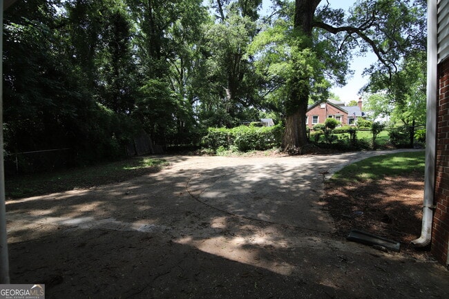 Building Photo - 114 College Ave
