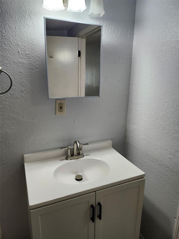 Building Photo - 1315 Waikiki Way