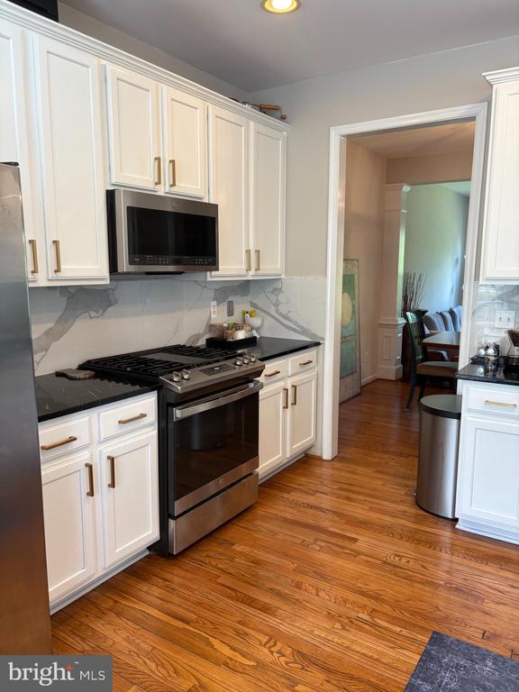 Building Photo - 45792 Shagbark Terrace