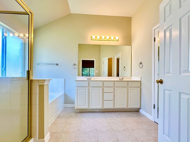Building Photo - 1501 Santolina Ct