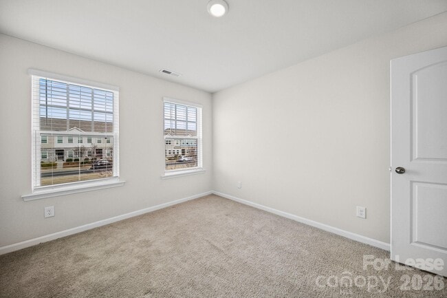 Building Photo - 410 Kenwood Vw