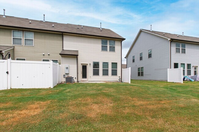 Building Photo - 4490 Middletown Dr