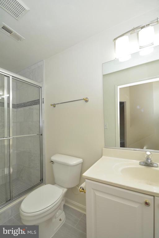 Building Photo - 2701 Bellforest Ct