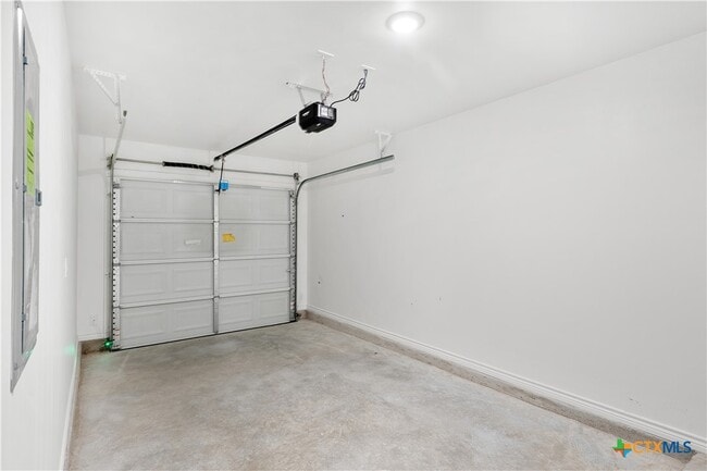 Building Photo - 1230 Concord Dr