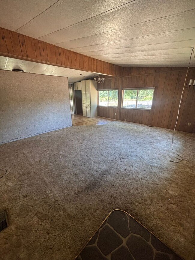 Building Photo - Great Single level Home!