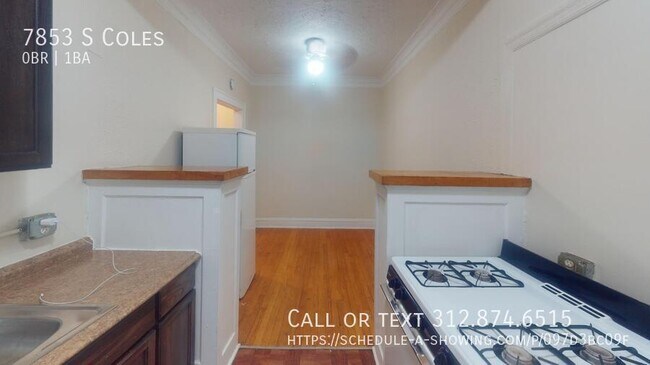 Building Photo - 7853 S Coles-
