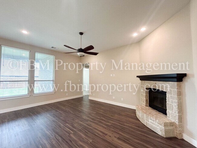 Building Photo - 335 Country Meadows Blvd