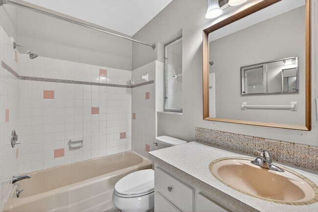 Building Photo - 1627 Canal Ct