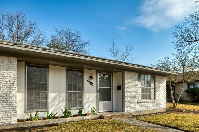Building Photo - Nicely Updated Four Bedroom Home!
