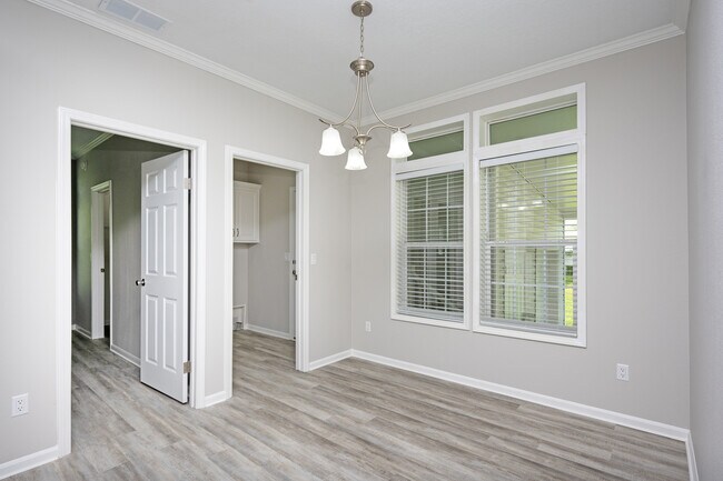 Building Photo - 1618 Killarney Ct