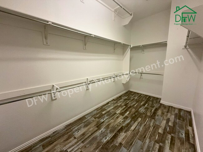 Building Photo - 3 Bed/2.5 Bath Home for Lease in Arlington – 2 Living Areas, Pool, Courts & Trails Nearby!