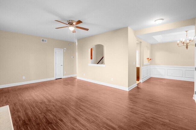 Building Photo - Charming 3 bed 2.5 bath Home in Huntersville!