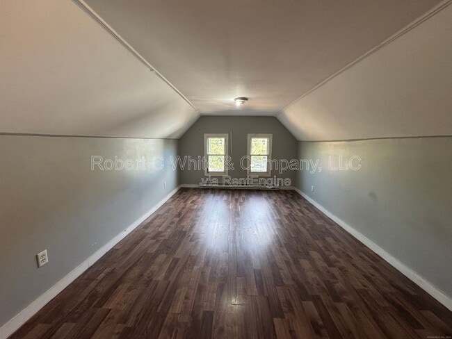 Building Photo - 106 Day St