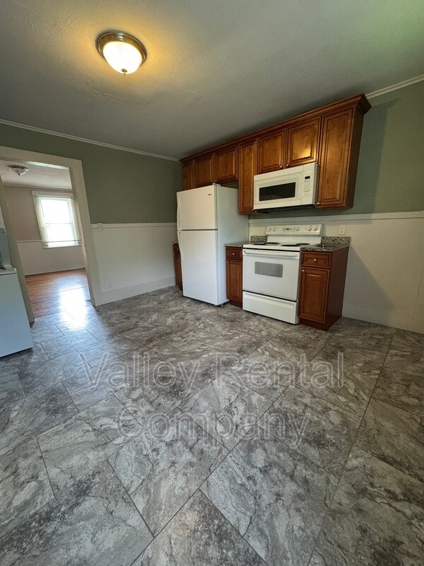 Building Photo - 46 Old Amherst Rd