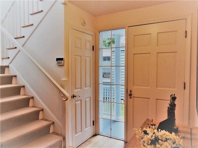 Building Photo - 230 Saugatuck Ave