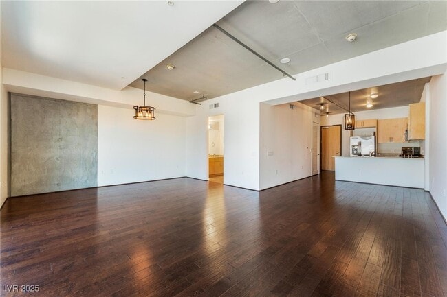 Building Photo - 353 E Bonneville Ave