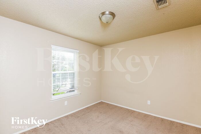 Building Photo - 3513 Hummingbird Dr