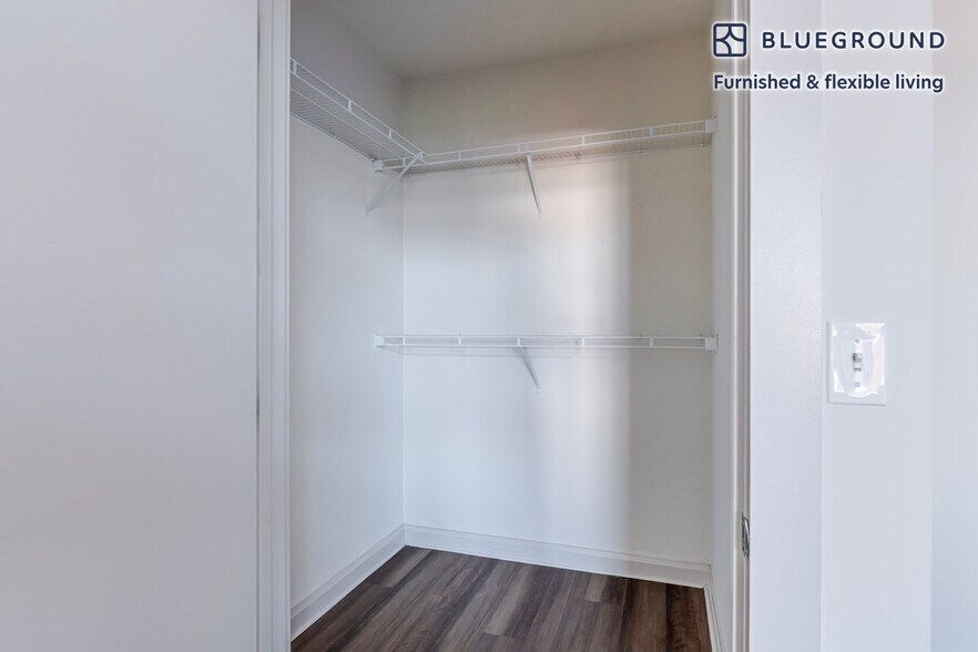 Building Photo - 36 River St