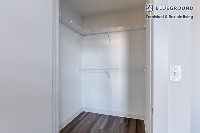 Building Photo - 36 River St