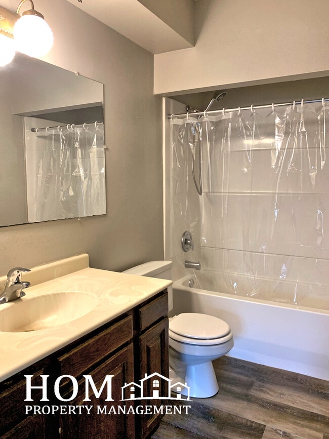 Building Photo - 25 Camelot Ln