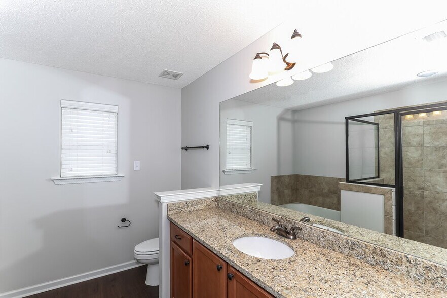 Building Photo - 9450 Darren Cir S