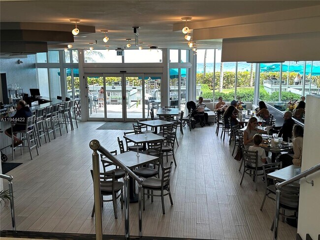 Building Photo - 16500 Collins Ave