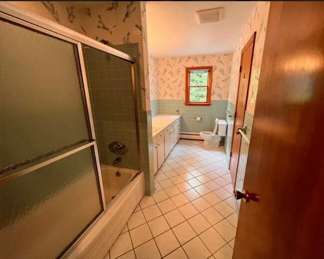 Building Photo - 2437 Rhonda Dr