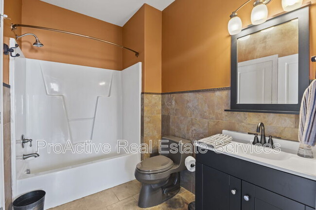 Building Photo - 1225 Hillside Ave