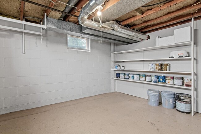 Building Photo - 3639 Benjamin St NE