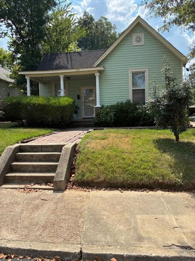 Primary Photo - Spacious 1 bedroom/ 1 bath unit in Midtown...