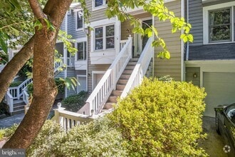 Building Photo - 1447 Newport Spring Ct