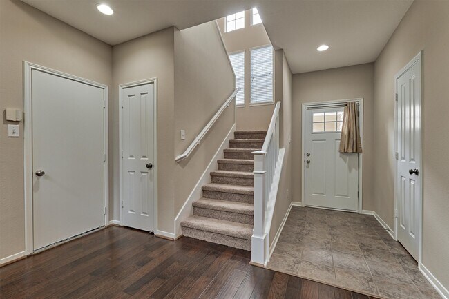 Building Photo - 83 Woodlily Pl