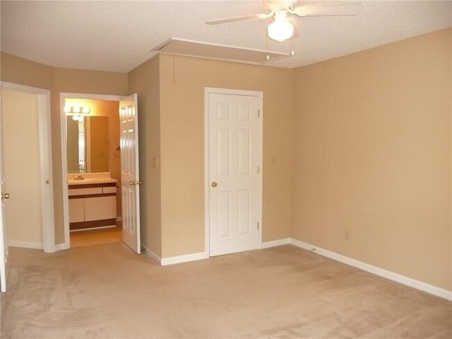 Building Photo - 2665 Windy Hill Pl