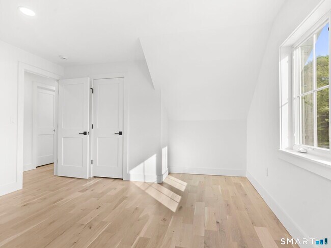 Building Photo - 325 Coram Ave