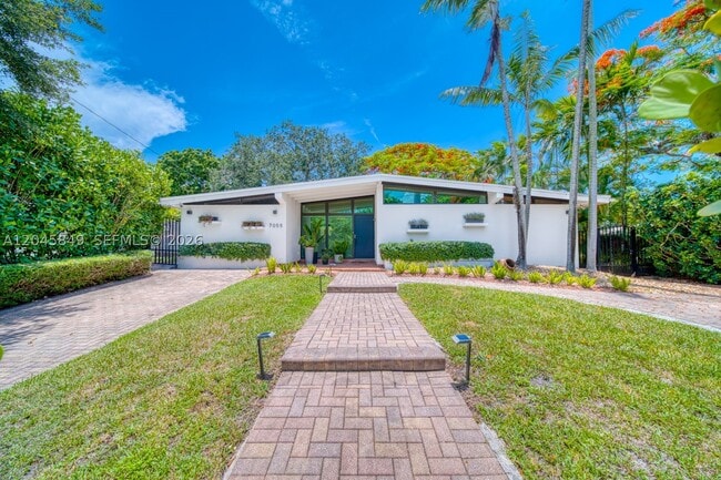 Building Photo - 7055 SW 84th Ave