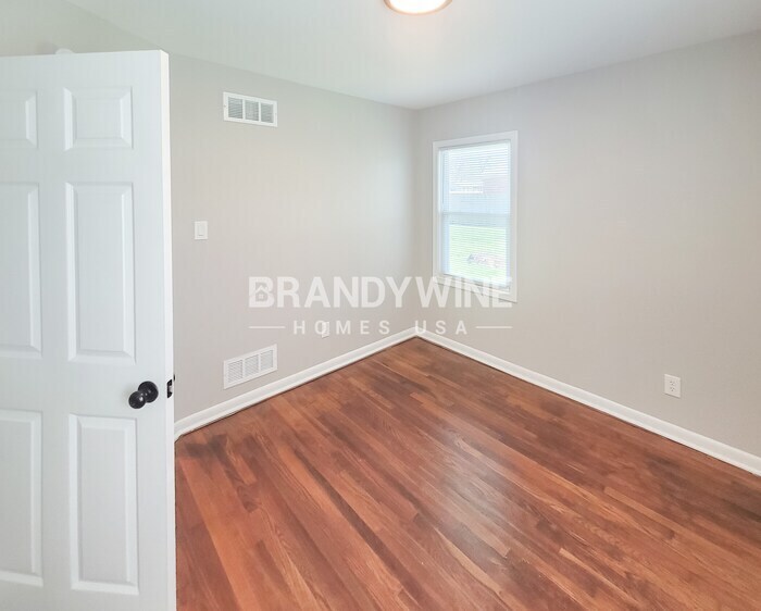 Building Photo - 1822 Dearing Rd