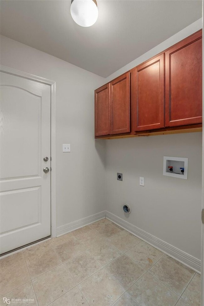 Building Photo - LEGACY BEAUTY.. Close to Barksdale Air Force Base..